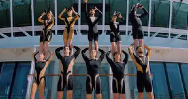 **Hawaii & South Seas: Hapag-Lloyd Cruises Unleashes World-Class Acrobatic Spectacle**