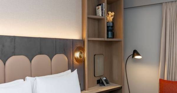 **London Landmark Reborn: DoubleTree's Towering Transformation Unveils 200+ Redesigned Rooms**