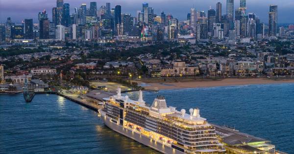**Luxury Cruise Sets Sail for a Month-Long Australian Odyssey: A Deep Dive into Silver Seas' Grand Voyage**