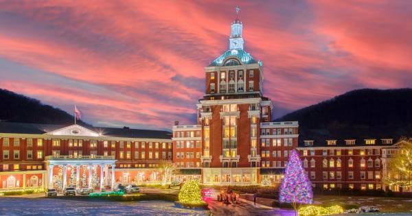 **Omni Hotels Ignites Holiday Cheer with Blitzen's Bar & Festive Escapes**