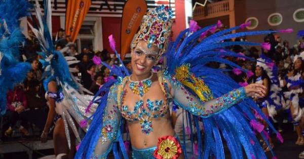 **São Vicente's Carnival & Sal's Shores: A Cape Verdean Rhapsody**