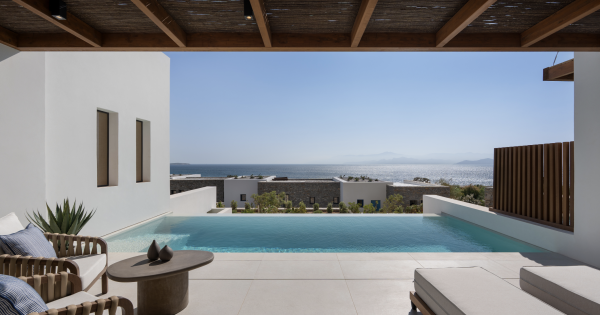 **Vione Paros: Where Effortless Elegance Meets the Aegean Sea - A Season of Sophistication Returns**