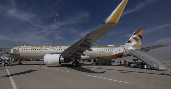 Etihad Expands Mid-Range Capacity with New Airbus A321LR, Targeting Long-Haul Efficiency