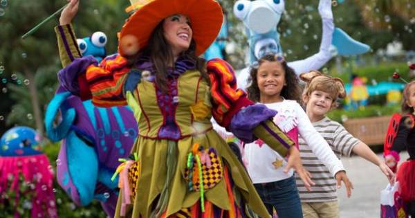 Orlando: 80 Days of Halloween Magic & Mayhem Await!